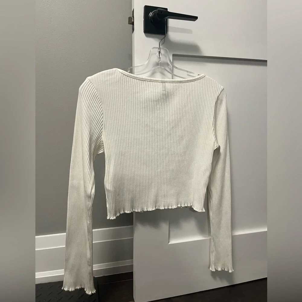 H&M Cream Ribbed Button-Down Top - Picture 2 of 3